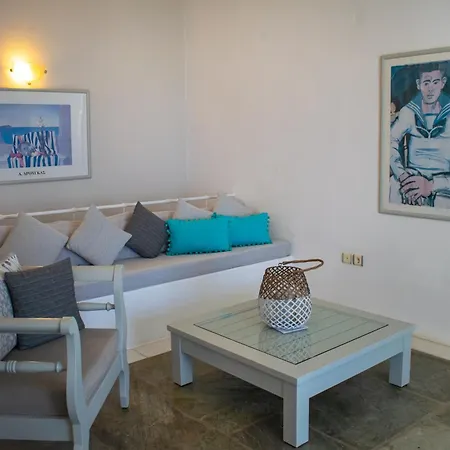 Acres Paros איה איריני פארוס